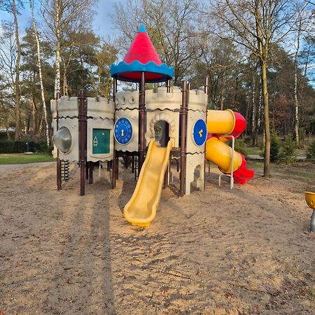 Het Veluwse Boshuisje Knus Chalet Met Omheinde Tuin Op De Veluwe Hoenderloo Extérieur photo