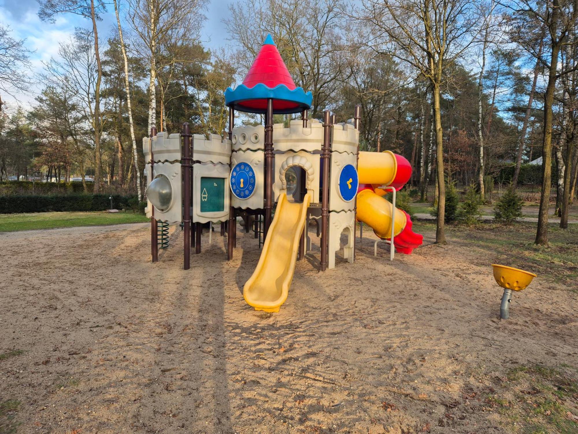 Het Veluwse Boshuisje Knus Chalet Met Omheinde Tuin Op De Veluwe Hoenderloo Extérieur photo